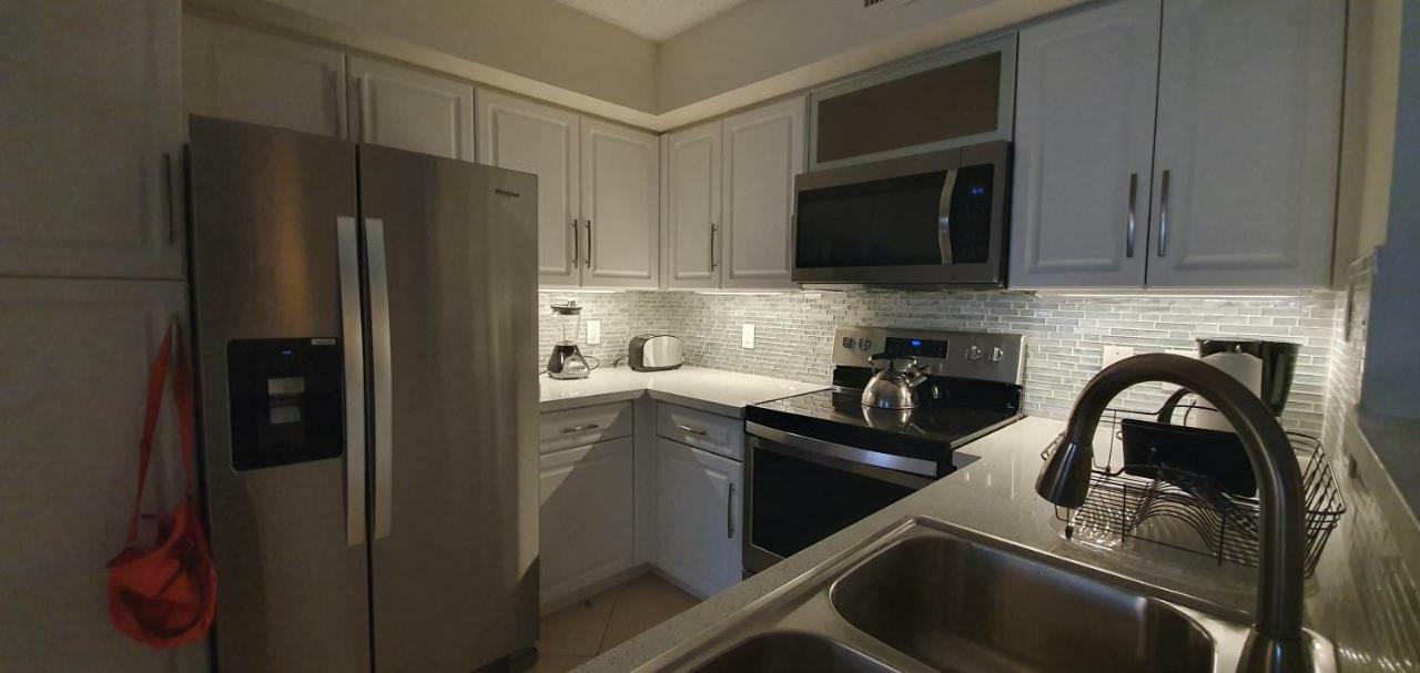 Yacht Club Aventura 2br + 2ba Appartamento